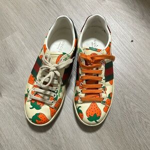 Gucci women sneaker with strawberry 🍓